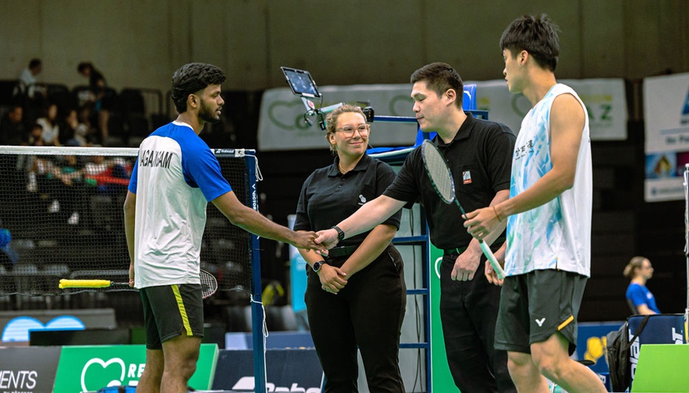 Ronald Zhang steigt auf die nächste internationale Umpire-Stufe auf Erfolgreiches BEC-Assessment